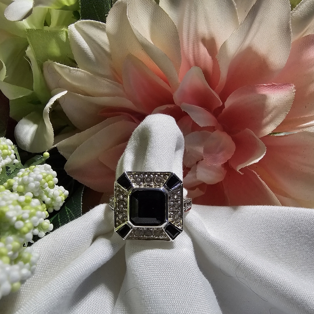 Black Spinel Ring - Picture 5 of 16